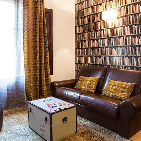 Alcam Books Apartment Barcelona